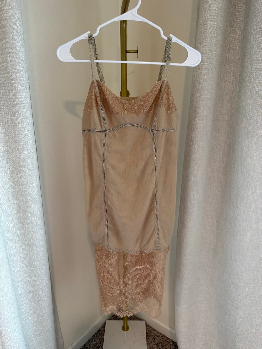 BCBGMAXAZRIA Runway Slip Dress Womens M Peach Sequin Lace Trim boho girly